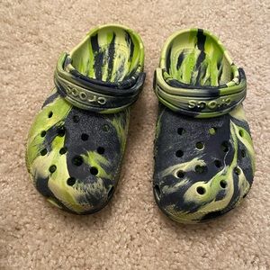 Boys tie dye crocs